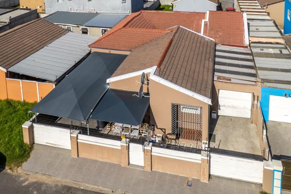 6 Bedroom House