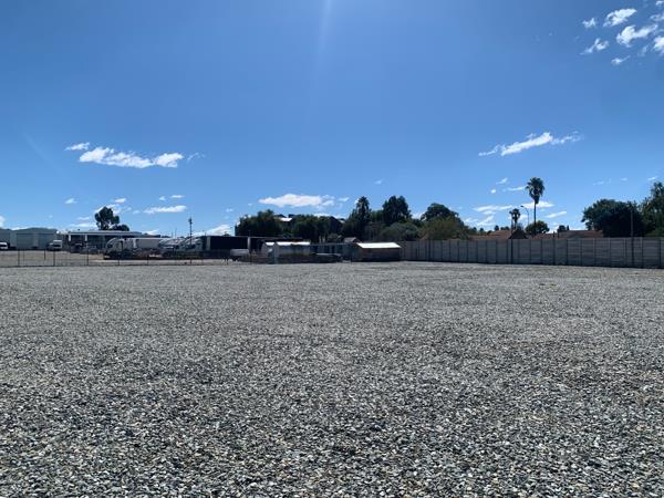 7 500 m² Land