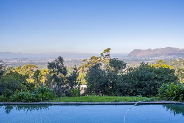 3 225 m² Land