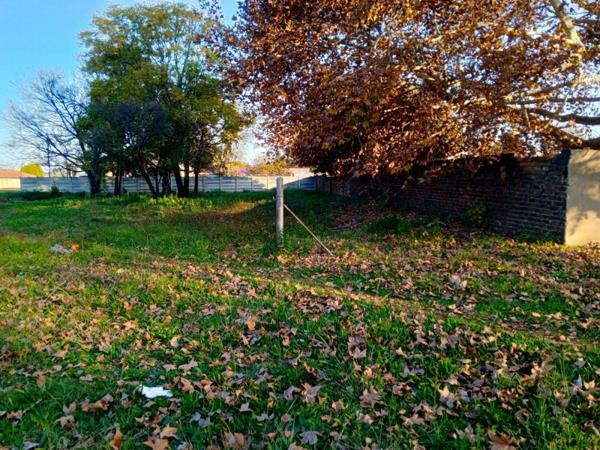 1 500 m² Land