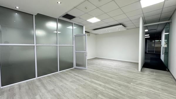 472 m² Office Space