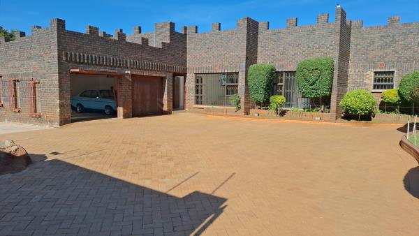 5 Bedroom House