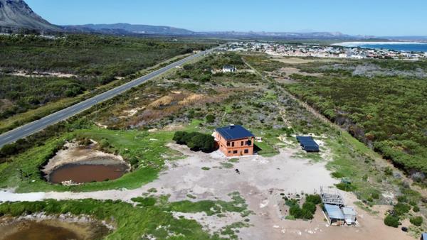 5.9 ha Smallholding