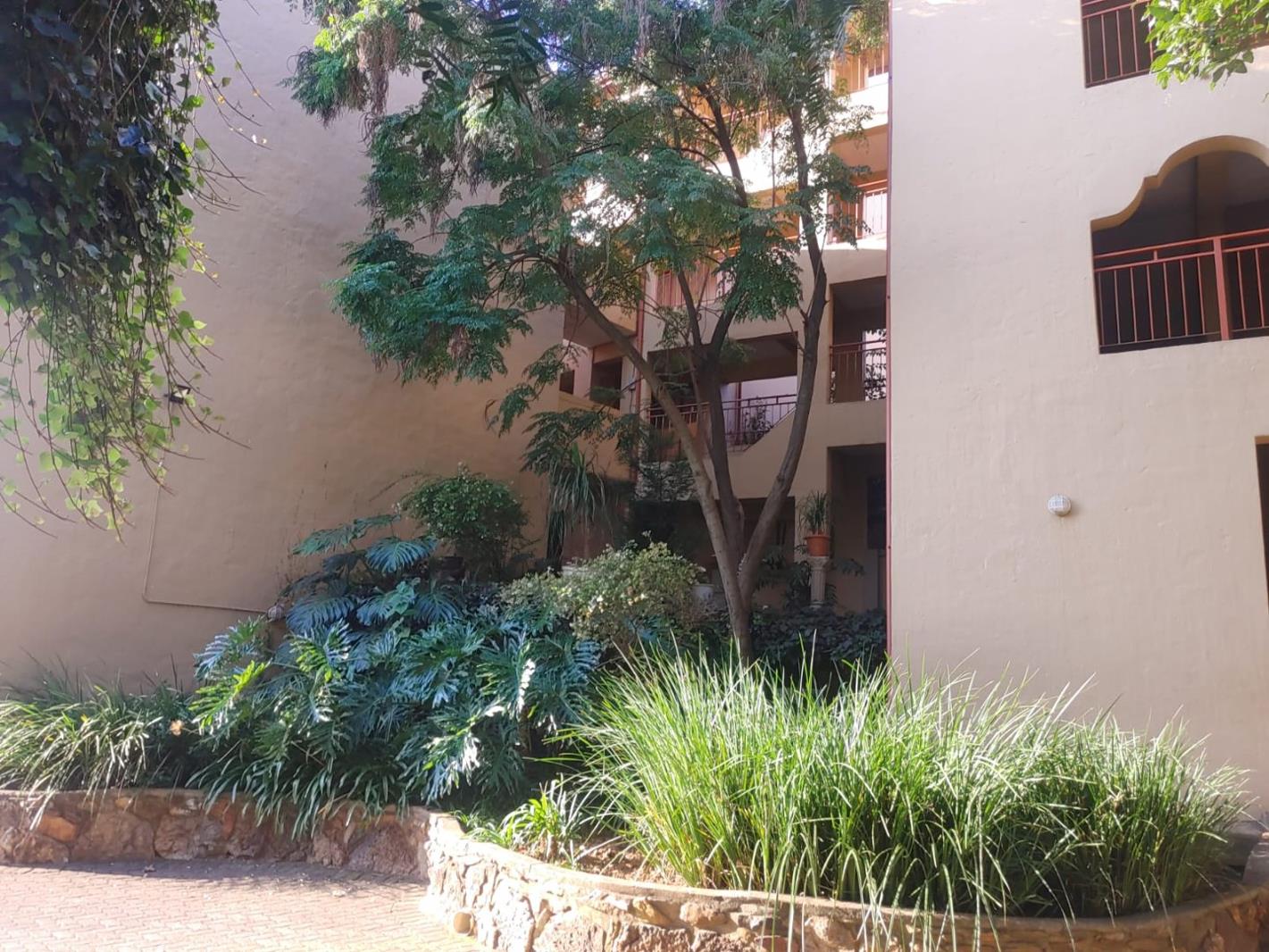 2 Bedroom Apartment in Helderkruin