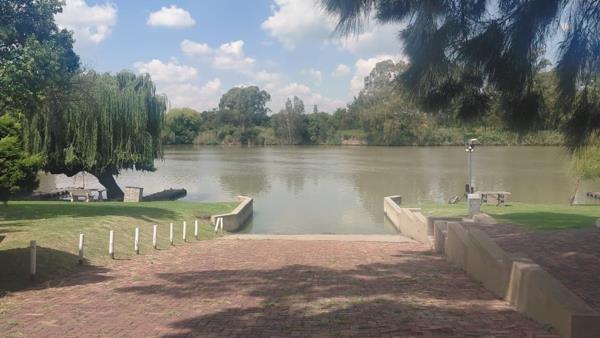 406 m² Land