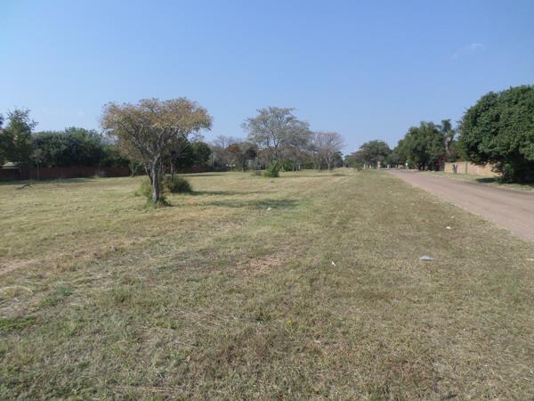 1 200 m² Land