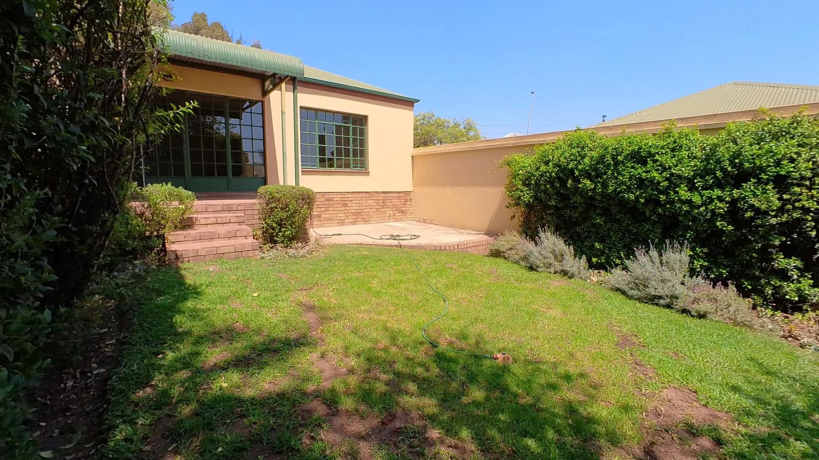 2 Bedroom Townhouse in Garsfontein