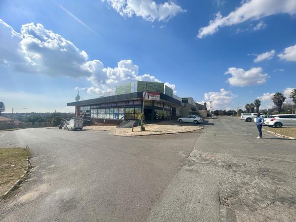 738 m² Commercial space