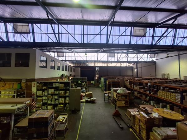 1 212 m² Industrial space