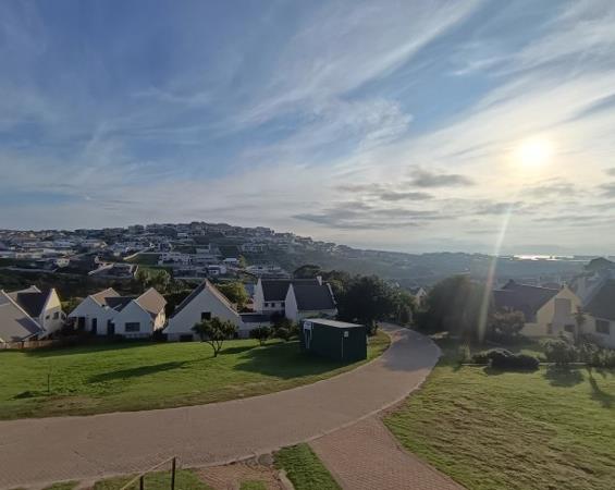 425 m² Land