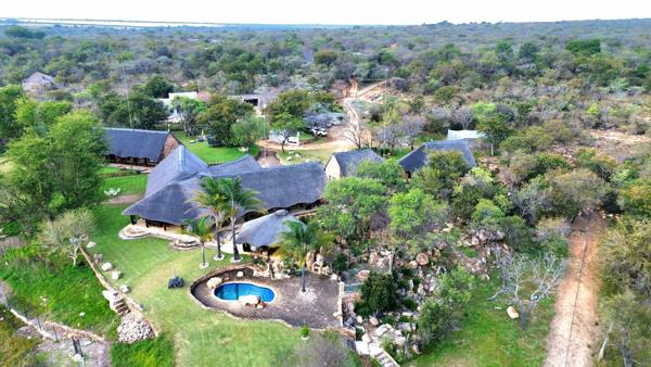 1 007 m² Farm