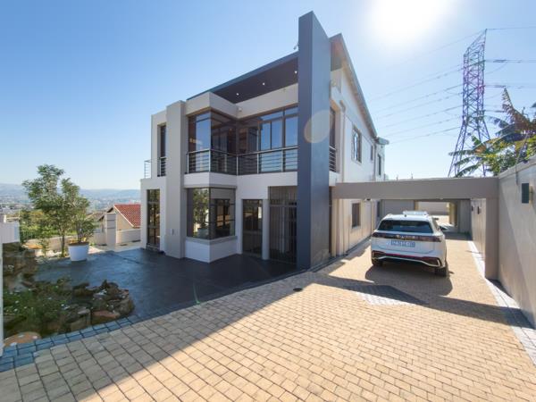 6 Bedroom House