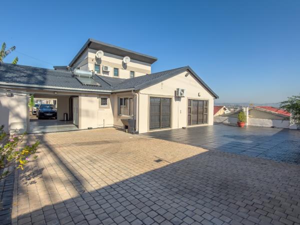 6 Bedroom House