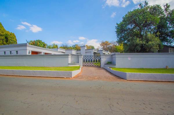 6 Bedroom House