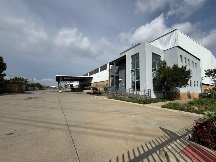 5 586 m² Industrial space