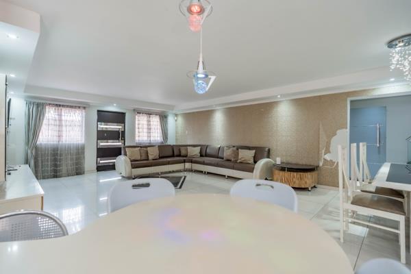 6 Bedroom Townhouse