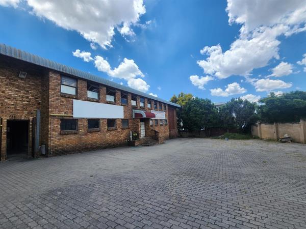 2 400 m² Industrial space