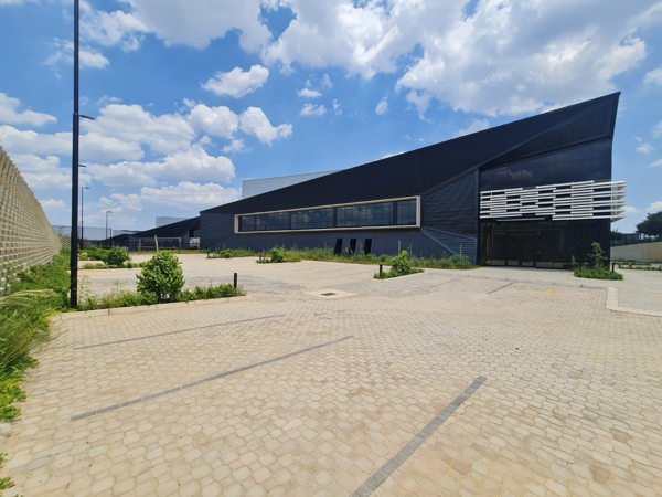 4 883 m² Industrial space
