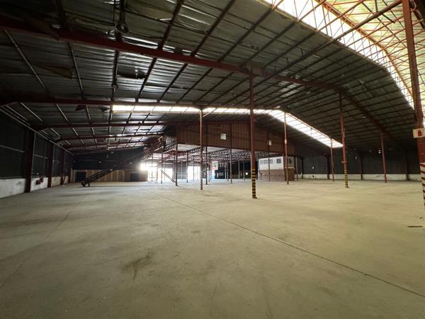 8 996 m² Industrial space