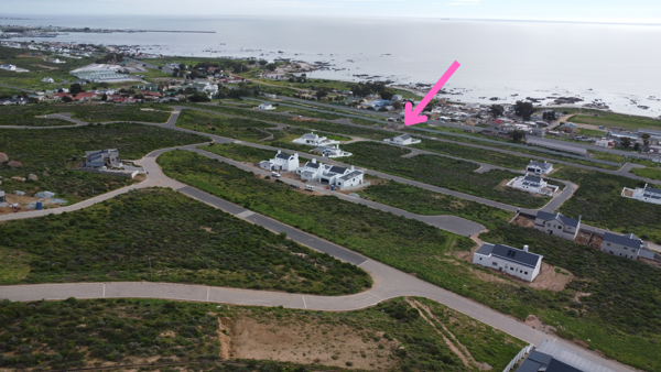 275 m² Land