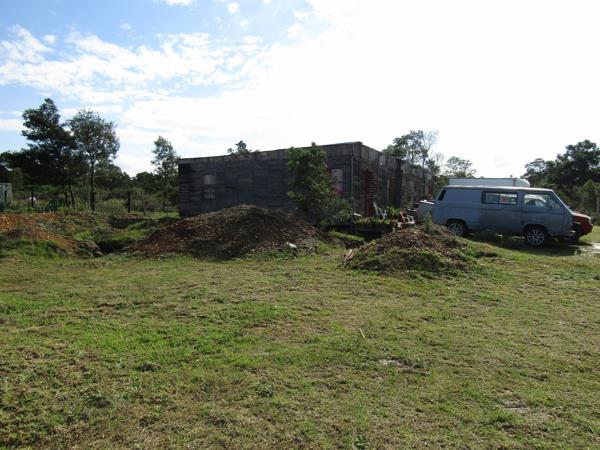 1 075 m² Land