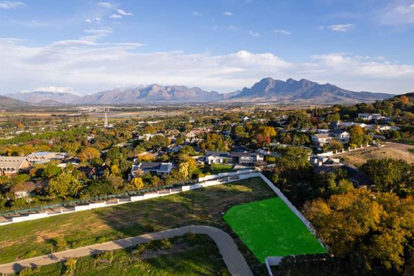 880 m² Land