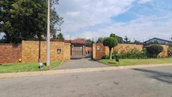 5 Bedroom House