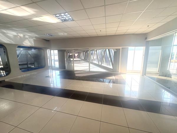 3 000 m² Commercial space