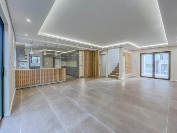 4 Bedroom Townhouse