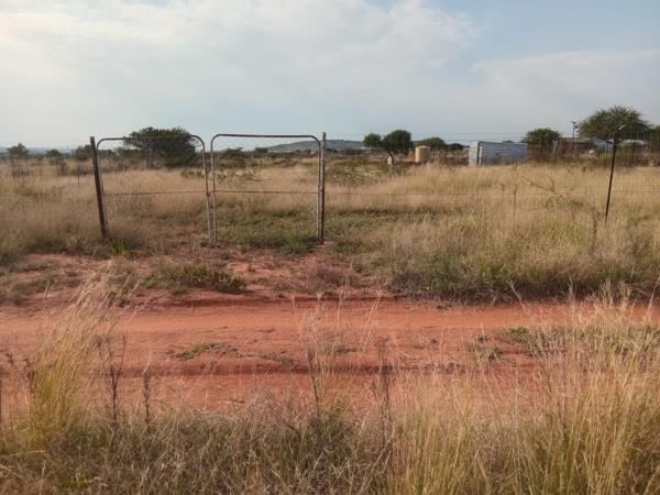 1 600 m² Land