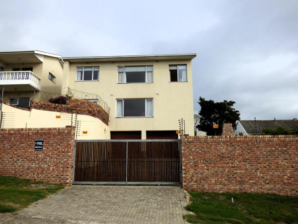 4 Bedroom Townhouse