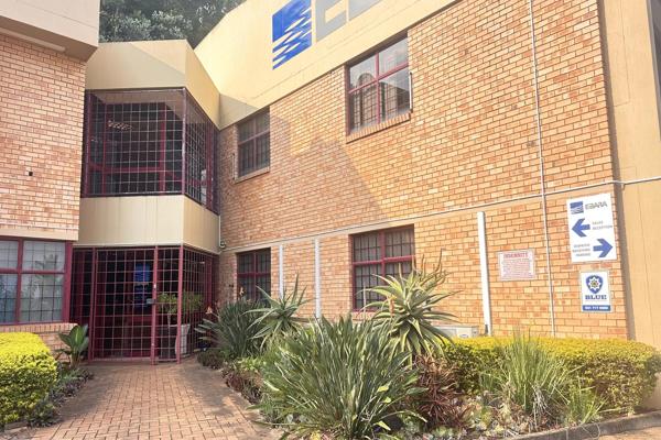 1 049 m² Commercial space