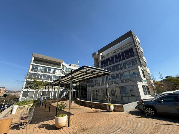 896 m² Commercial space
