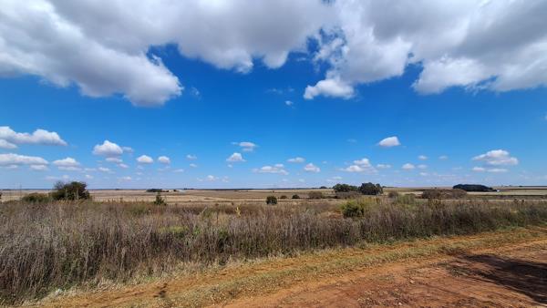 1 115 m² Land