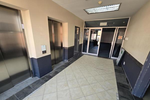 880 m² Office Space