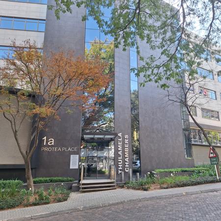 982 m² Commercial space