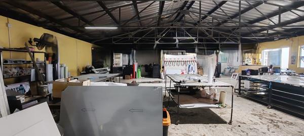 300 m² Retail Space