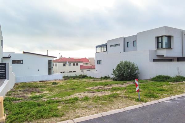 351 m² Land
