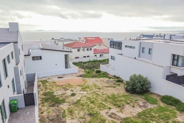 351 m² Land