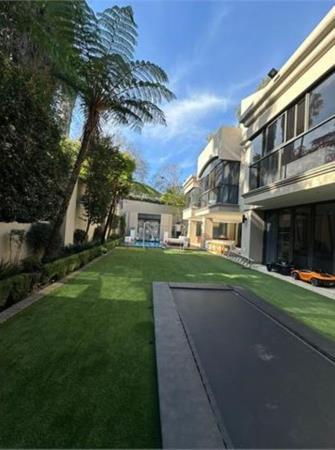 6 Bedroom House