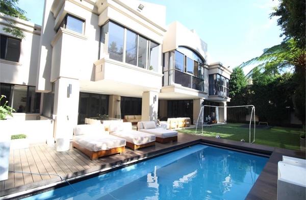 6 Bedroom House