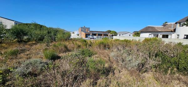 700 m² Land