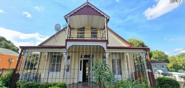 6 Bedroom House