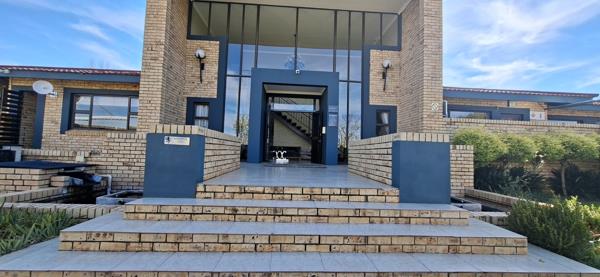 523 m² Hotel