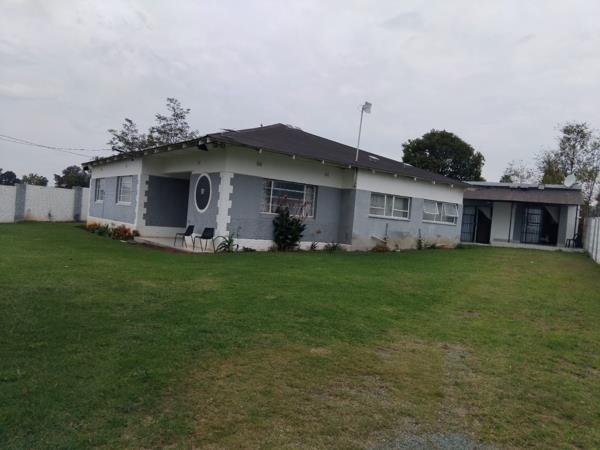 6 Bedroom House