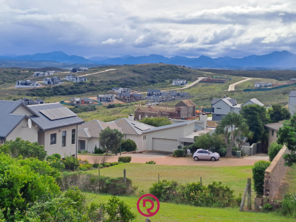 595 m² Land