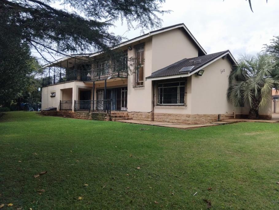 8 Bedroom House