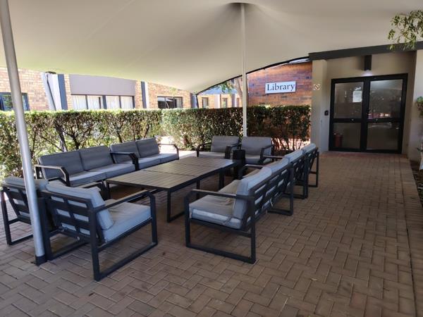 1 Bedroom Apartment in Olievenpoort