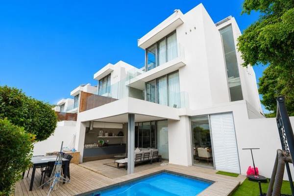 4 Bedroom Townhouse