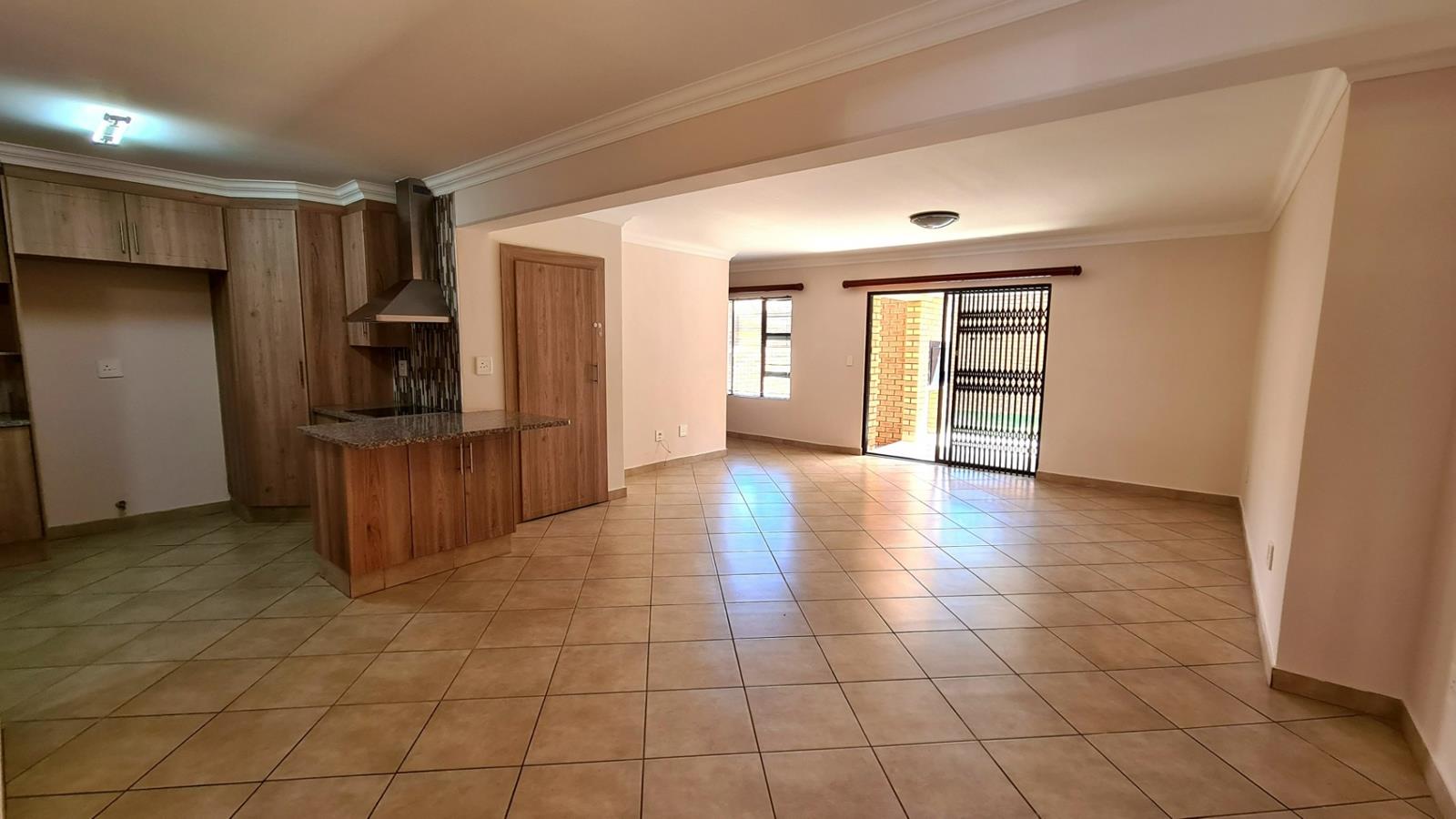 3 Bedroom House in Olympus AH
